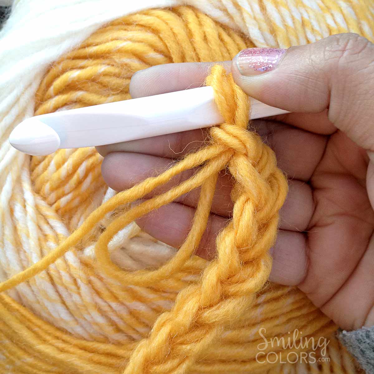 Easy double crochet scarf that you can make using just one skein of yarn