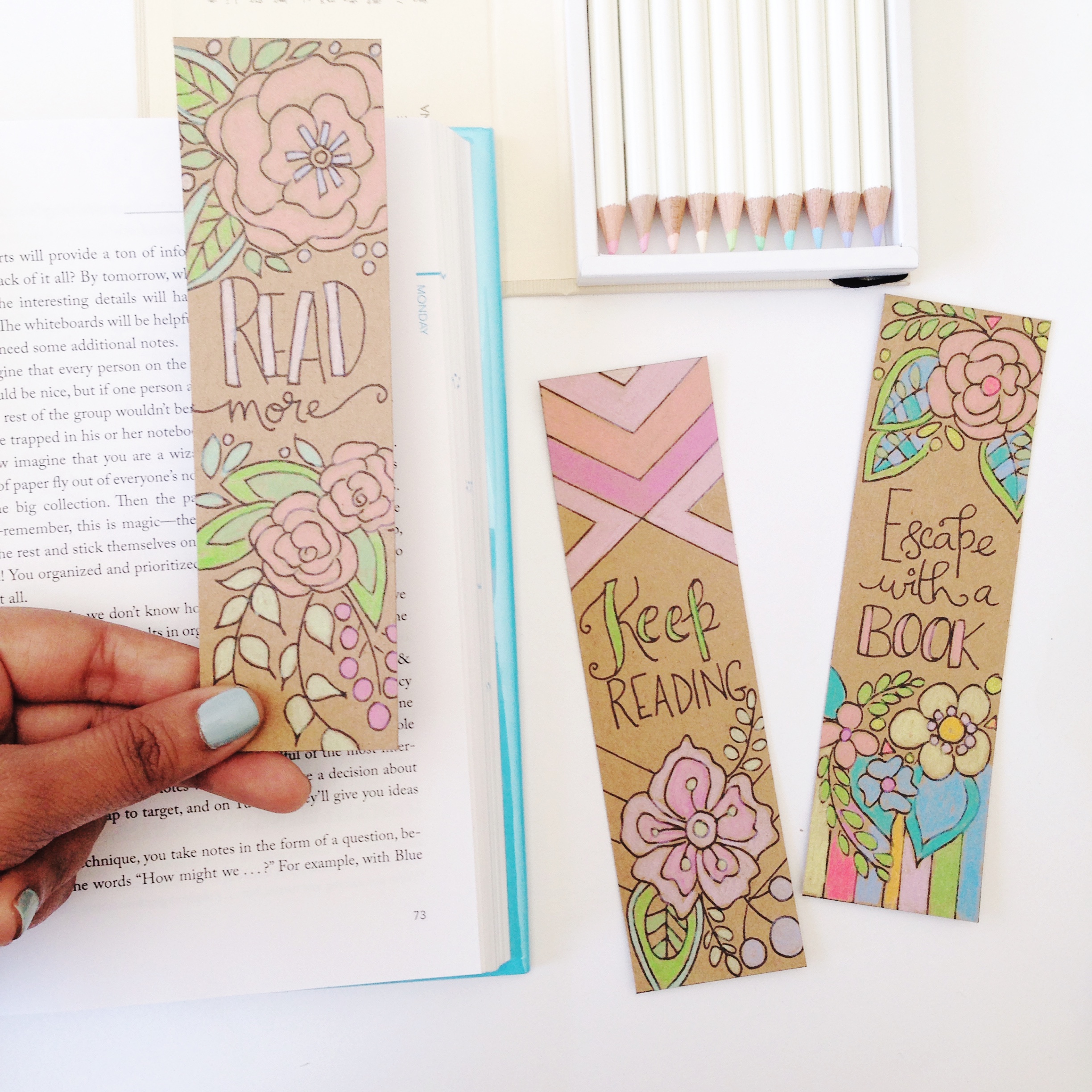 free-coloring-bookmarks-to-make-your-reading-colorful