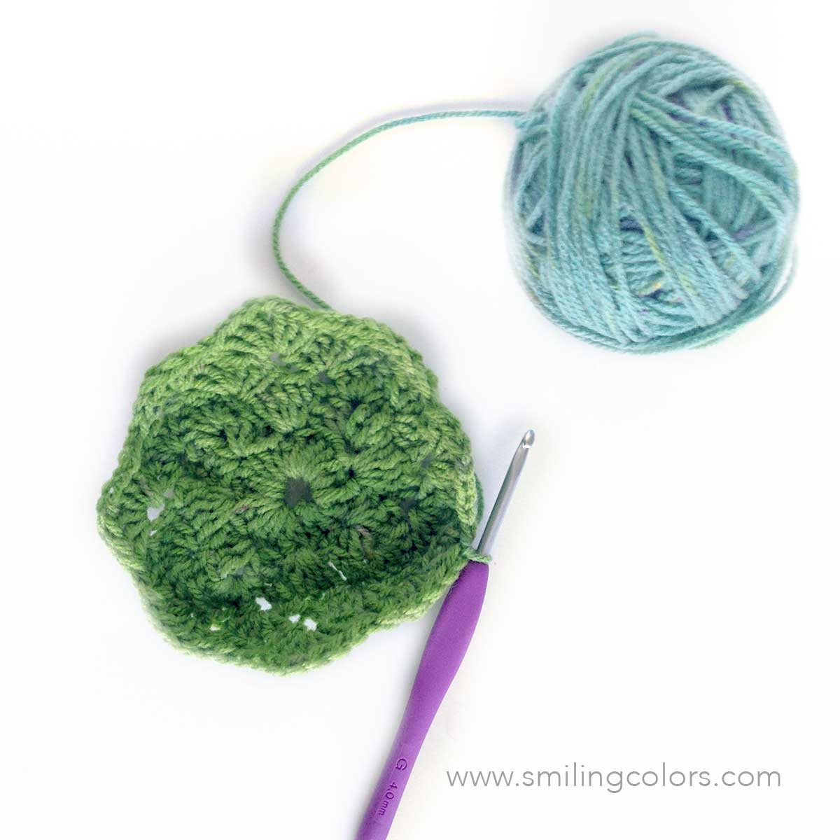 Shell-stitch-crocheted-hat-crocher-caron-cupcakes