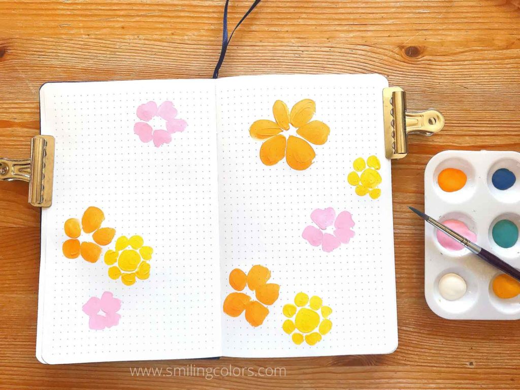 painting-flowers-in-a-sketchbook-step3