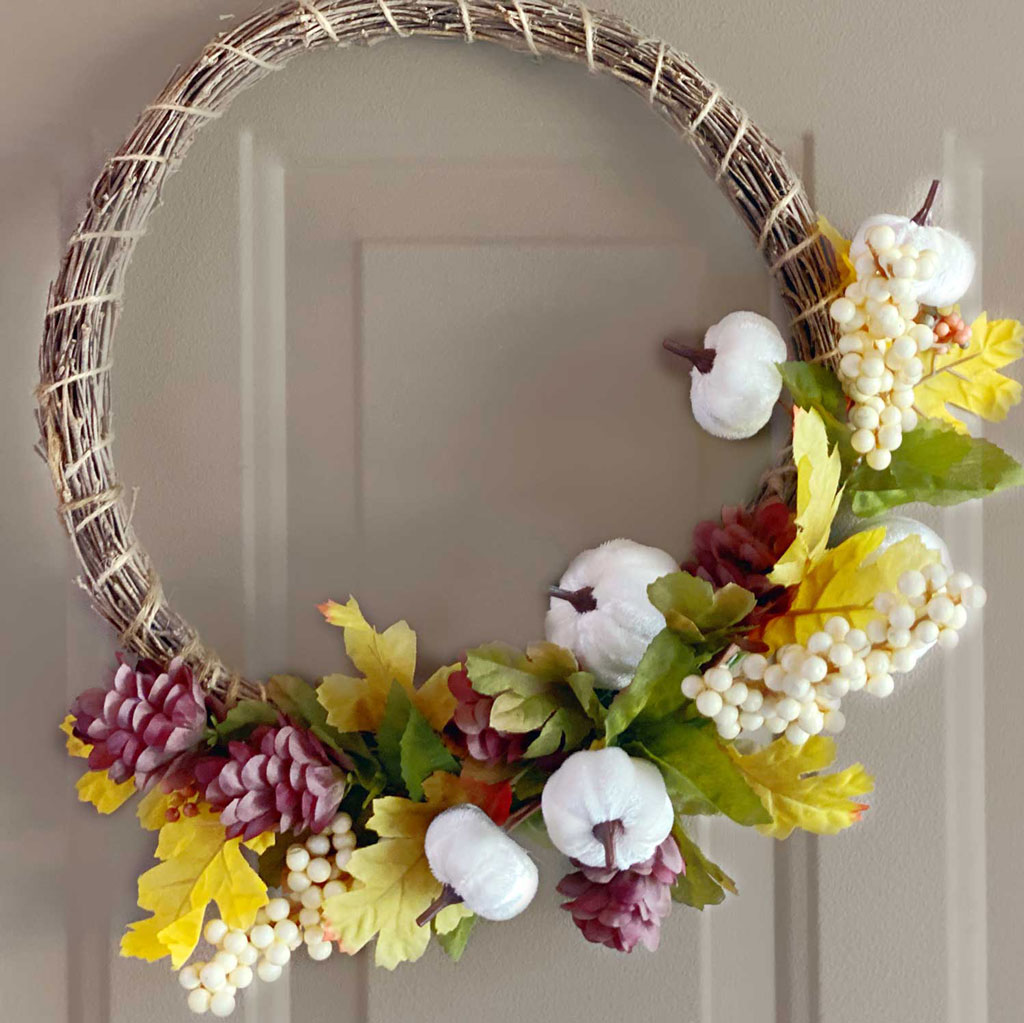 DIY-Fall-wreath-dollar-tree-Smitha