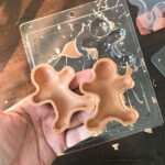 DIY hot chocolate bombs at home