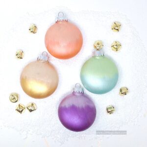 Smiling Colors how to paint Christmas ornaments