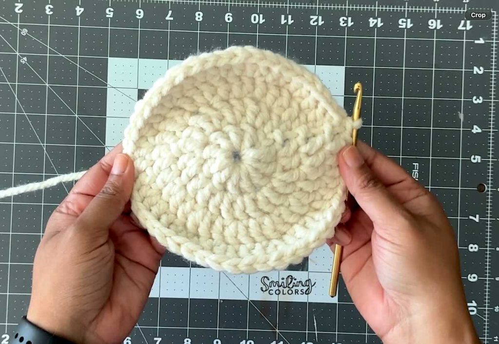how to crochet flat circle 4