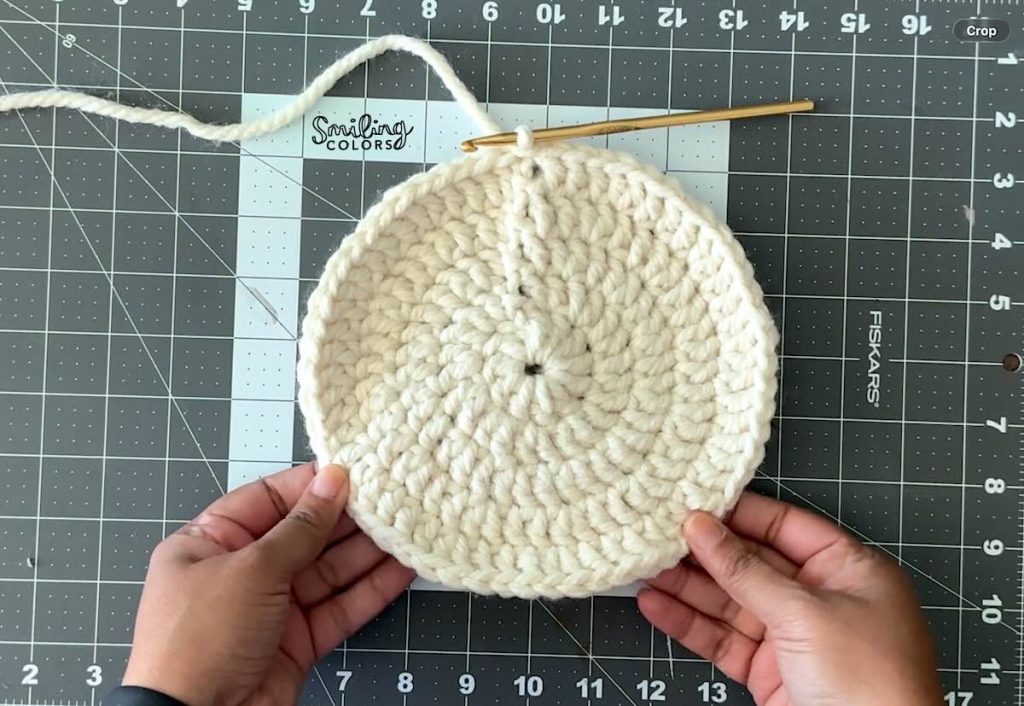 how to crochet flat circle 5