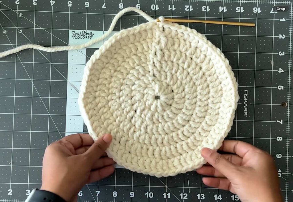 how to crochet flat circle 6